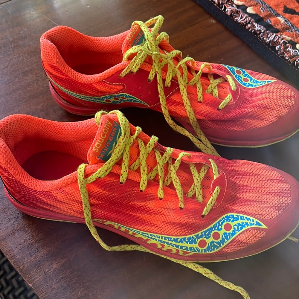 Saucony Kilkenny spiked running sneakers